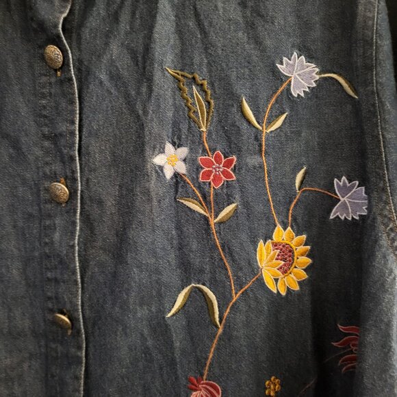 Women's 2X Plus Cotton Chambray Button Down Blouse Shacket Floral Embroidery Art - Picture 7 of 9